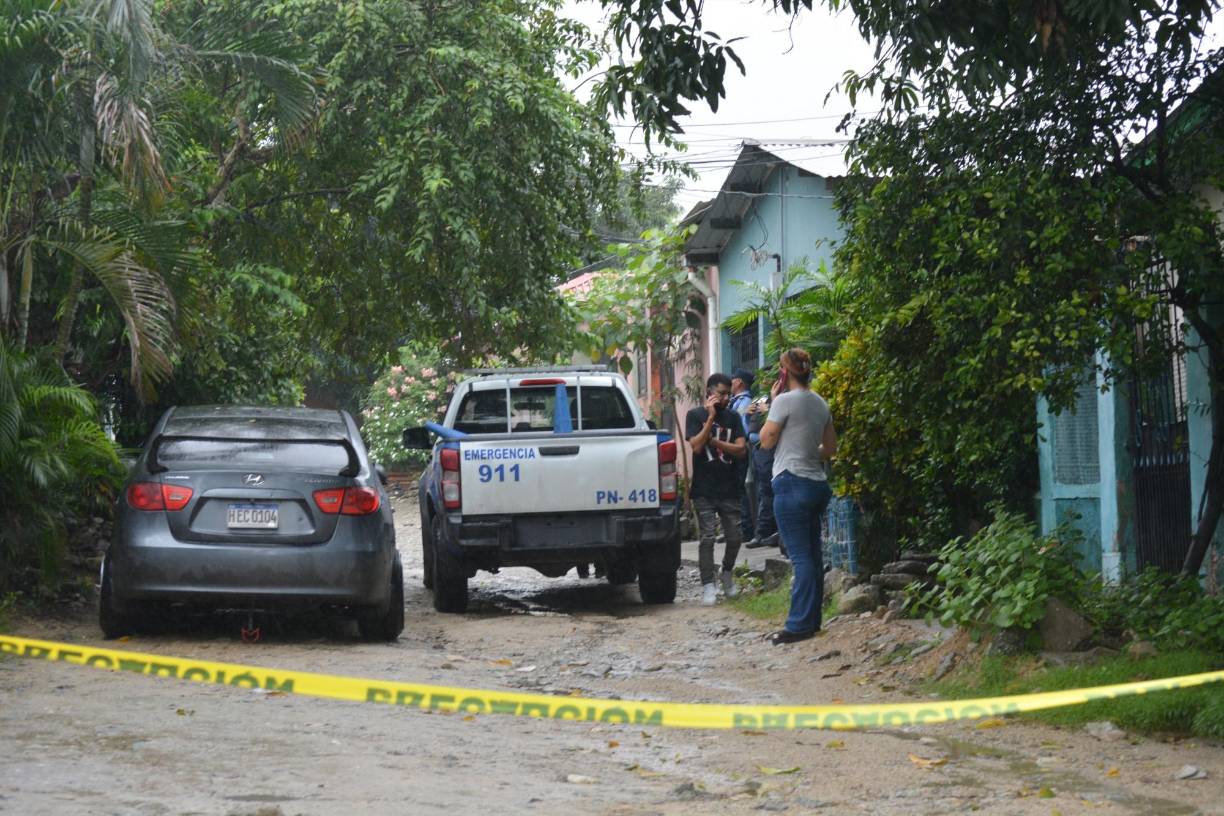 Era conocido por trabajar en una barbería cerca de <b>Río Piedras</b> y también en una del <b>City Mall</b>.