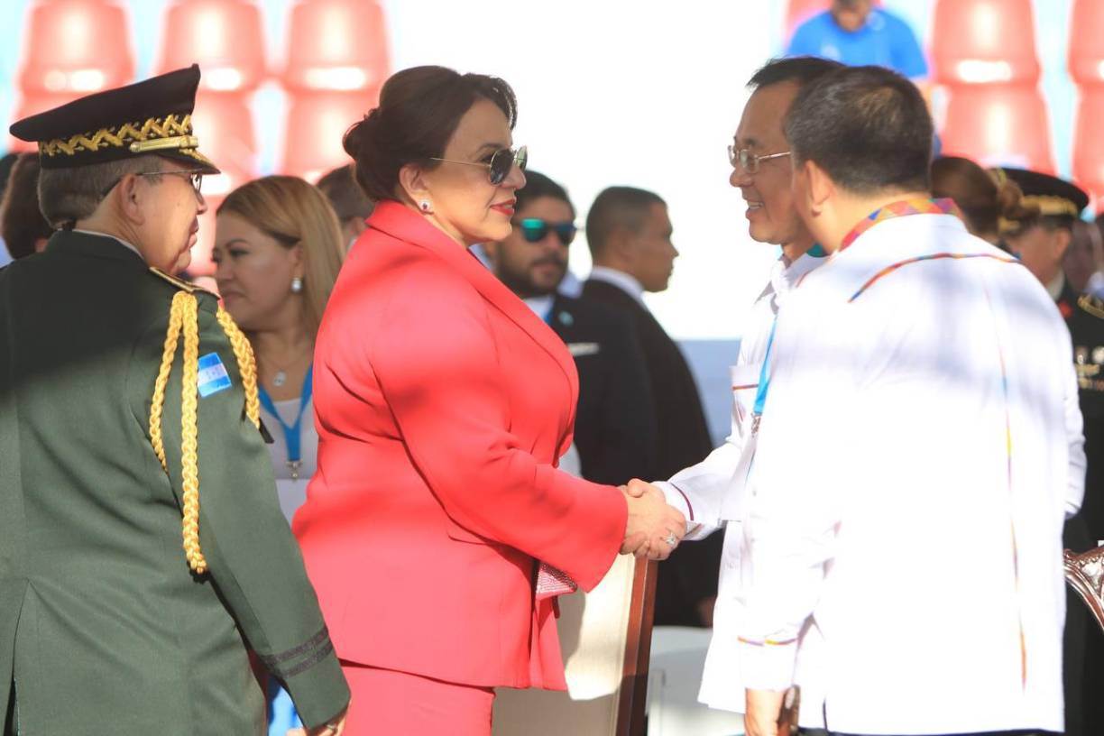 Altos mandos militares y diplomáticos de otros países también han asistido a los actos que se desarrollan en Tegucigalpa. 
