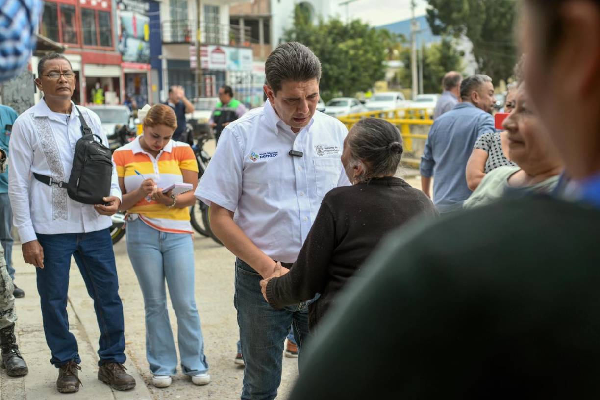 El presidente nacional del PRI, <b>Alejandro Moreno</b>, también lamentó los hechos, señalando que apenas tres días antes del asesinato de Arcos, fue asesinado el secretario del Ayuntamiento, <b>Francisco Tapia</b>. “Ambos eran jóvenes funcionarios que apenas comenzaban su labor, con el objetivo de traer progreso a su comunidad”, mencionó Moreno. 