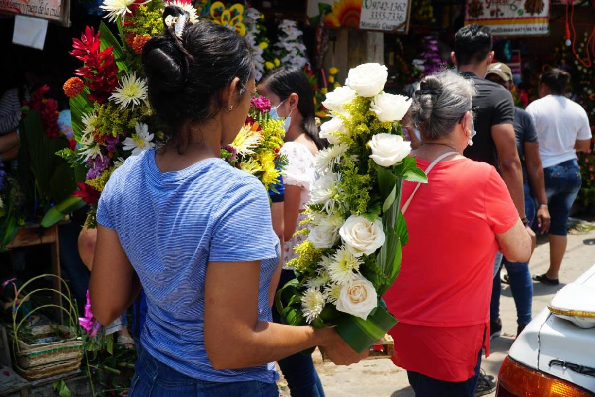 Aunque la reactivación económica se ha visto empañada por los altos costos de las materias primas e insumos, el comercio espera aumentar sus ventas este mes debido a esta celebración. Fotografía: La Prensa. 