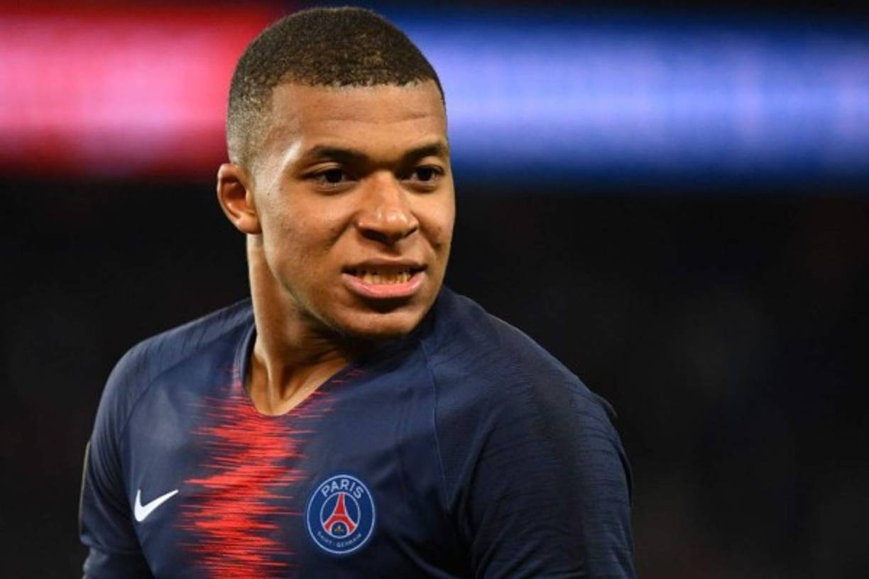 Según las informaciones publicadas por el diario Marca, el joven delantero Mbappé habría aceptado seguir en el equipo presidido por Nasser Al-Khelaïfi, pero siempre bajo unas nuevas condiciones.