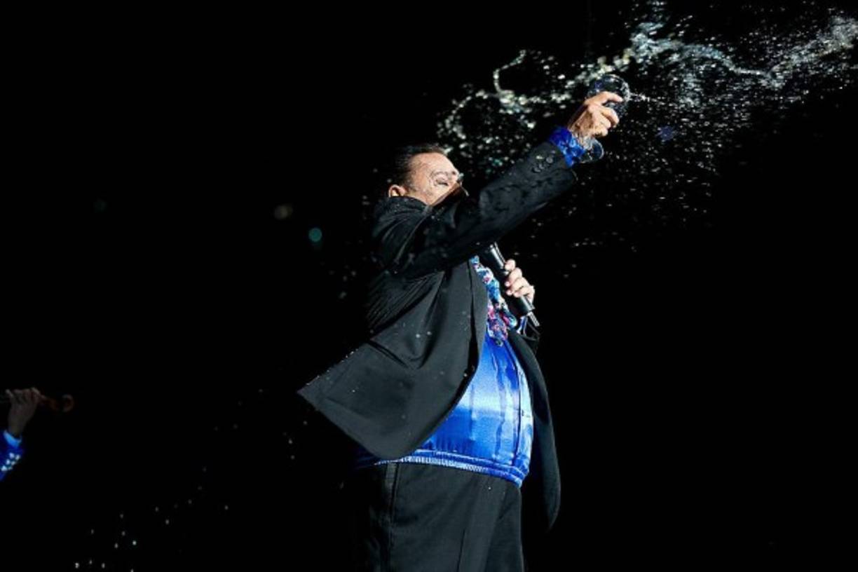 <br/>Estaba previsto que Juan Gabriel continuara con su tour hoy en la ciudad texana de El Paso para, posteriormente, seguir recorriendo la geografía estadounidense con paradas en ciudades como Las Vegas, Miami o Nueva York.