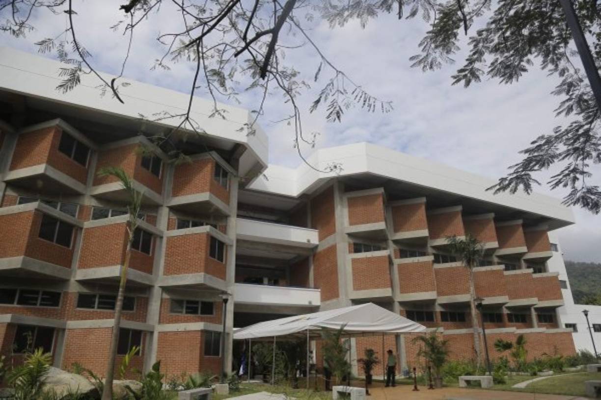 El moderno complejo permitirá a más de 4,500 estudiantes de las carreras de Medicina, Odontología y Enfermería tener un amplio espacio acondicionado con las mejores tecnologías educativas a nivel regional.