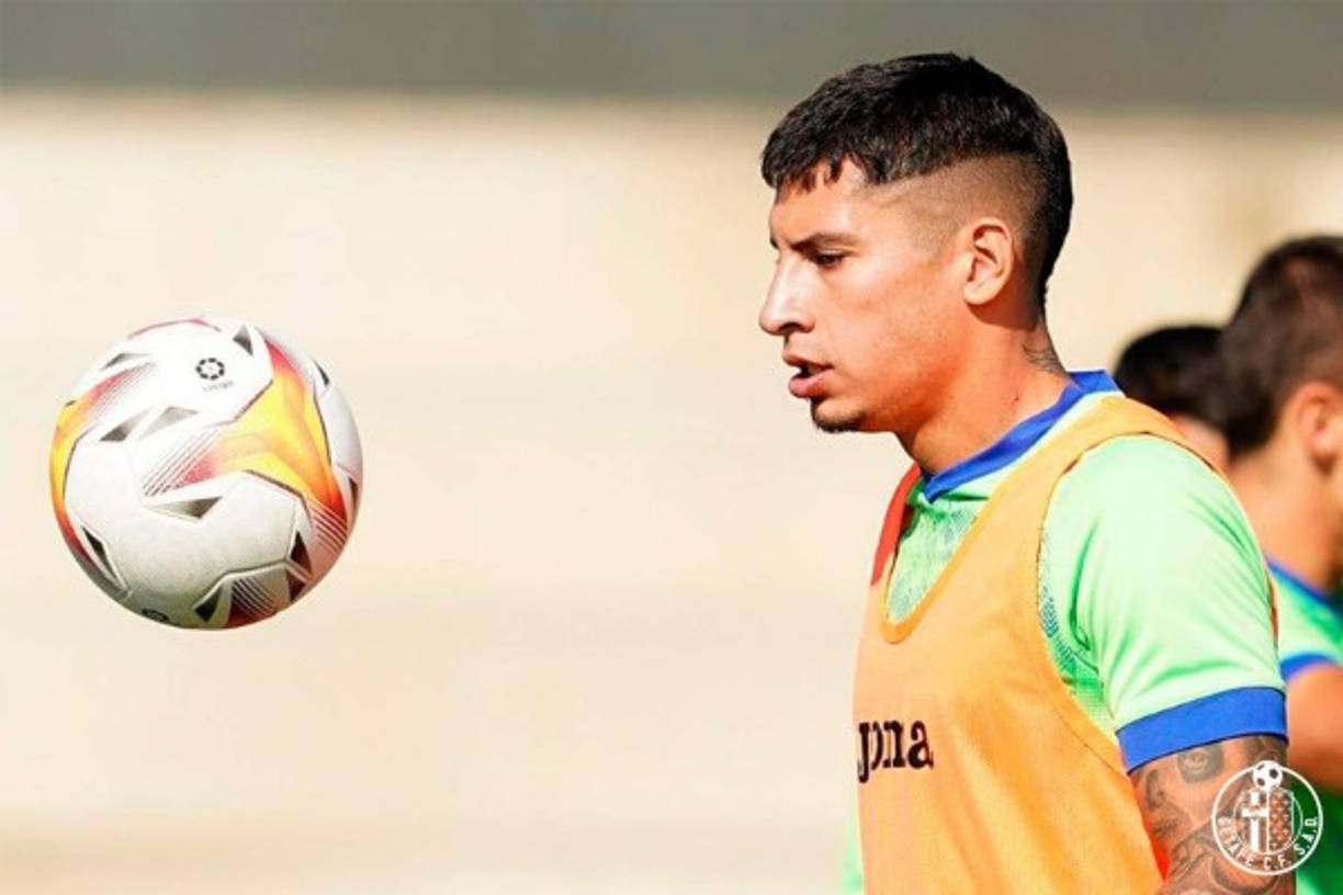 El Getafe ha hecho oficial este viernes la renovación de Mahías Olivera. El lateral uruguayo, que llegó en la temporada 2017/18, se ha convertido en una pieza clave tanto en este inicio de temporada. El charrúa, que tenía contrato hasta la 2022/2023, amplía en dos años su situación contractual.