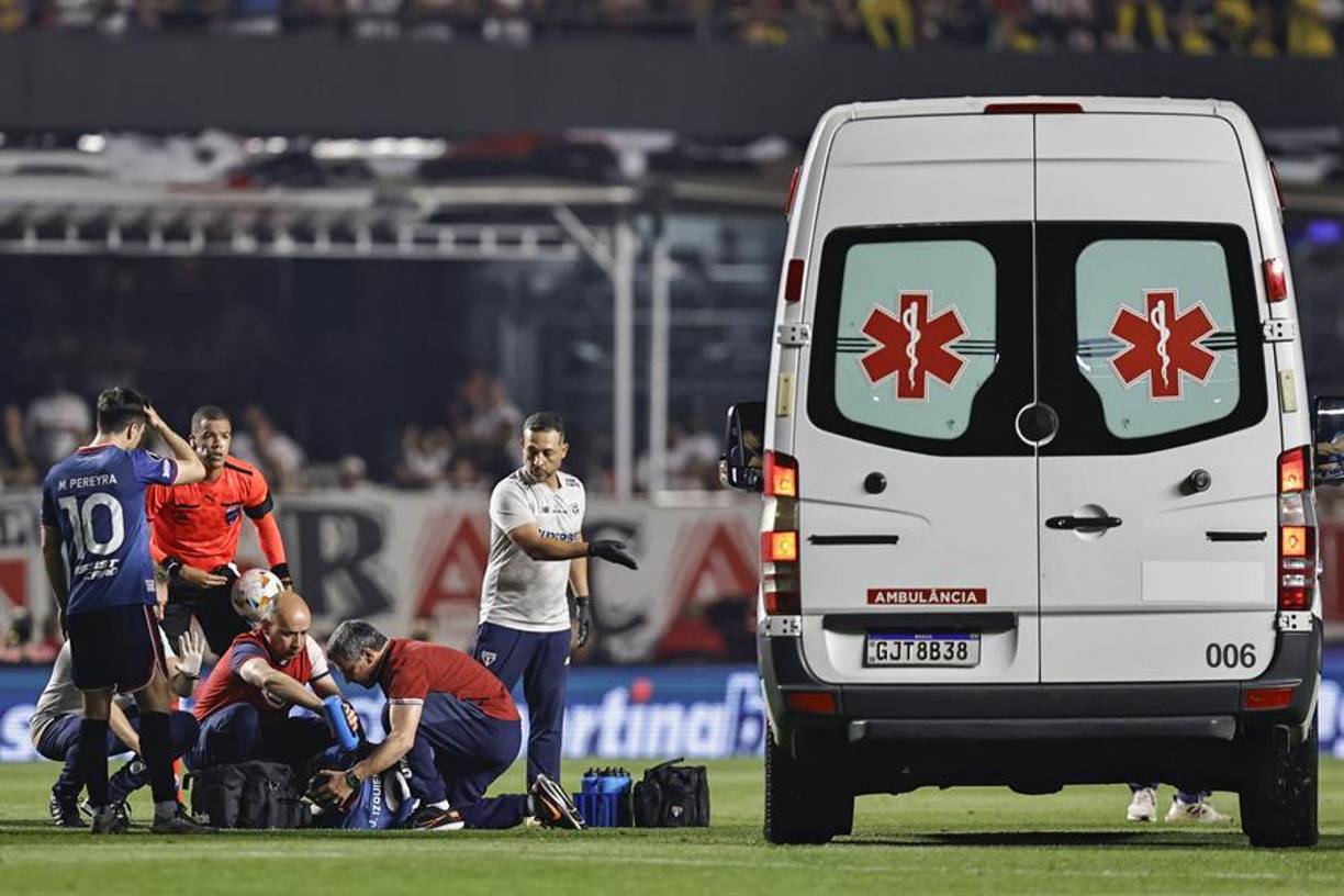 Posteriormente, Izquierdo fue retirado en una ambulancia del estadio Morumbí, donde se jugó el partido de vuelta de los octavos de final que ganó Sao Paulo por 2-0.