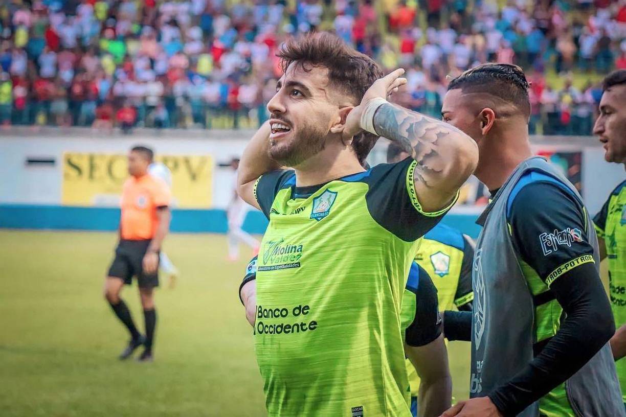 Auzmendi ha sido vinculado a clubes como Motagua, Olimpia y Real España de Honduras. Además del Herediano de Costa Rica, Municipal de Guatemala y el Ascenso de México.