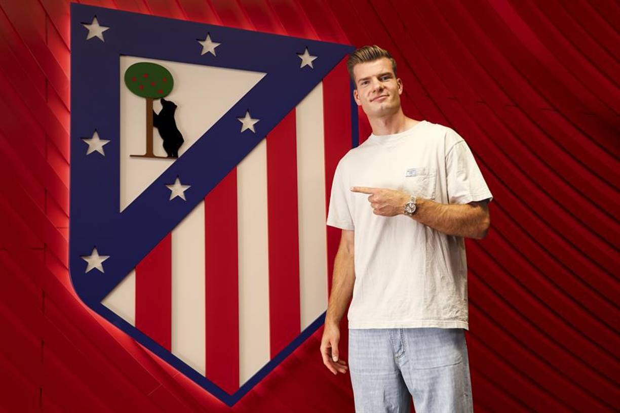 OFICIAL / Alexander Sorloth ya es el ‘9’ del Atlético de Madrid. El noruego, de 28 años, llega al Metropolitano para cubrir las ausencias de Álvaro Morata y Memphis Depay y con el aval de los goles, los que demanda Simeone.