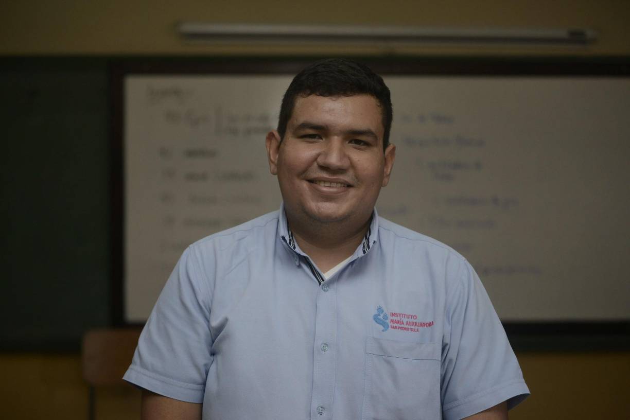 “La idea es desarrollar en los estudiantes un pensamiento lógico que les ayude a desarrollar soluciones a diversos problemas, que vayan razonando y aplicando distintas teorías para desarrollar un pensamiento más creativo y que les dé más oportunidades a futuro”, dijo Mr. Valladares.