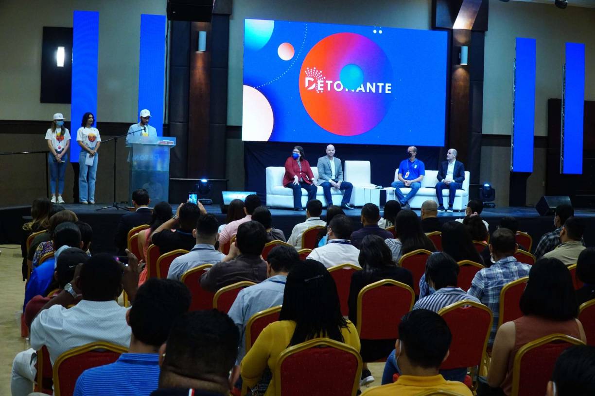 Unas 3,000 micros, pequeñas y medianas empresas (mipymes) dieron el salto a la digitalización y ya cuentan con sus propias paginas web en donde han logrado aumentar sus ventas en un 20%.