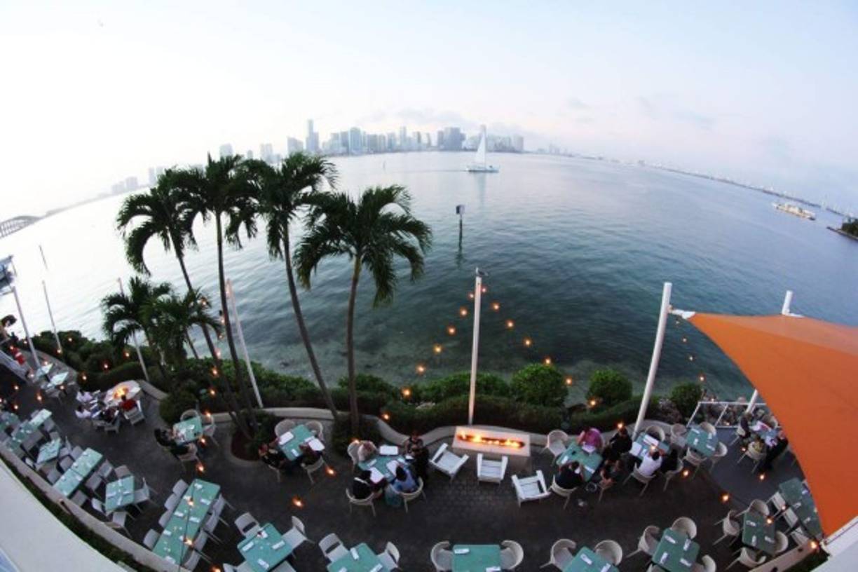 Vista del restaurante, Rusty Pelican, donde se casó Carme Boquin.