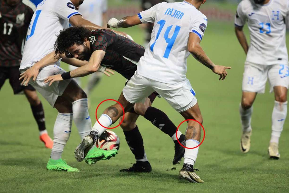 Los tatuajes que tiene Andy Nájar en las piernas se pudieron ver. Son los rostros de sus hijos.