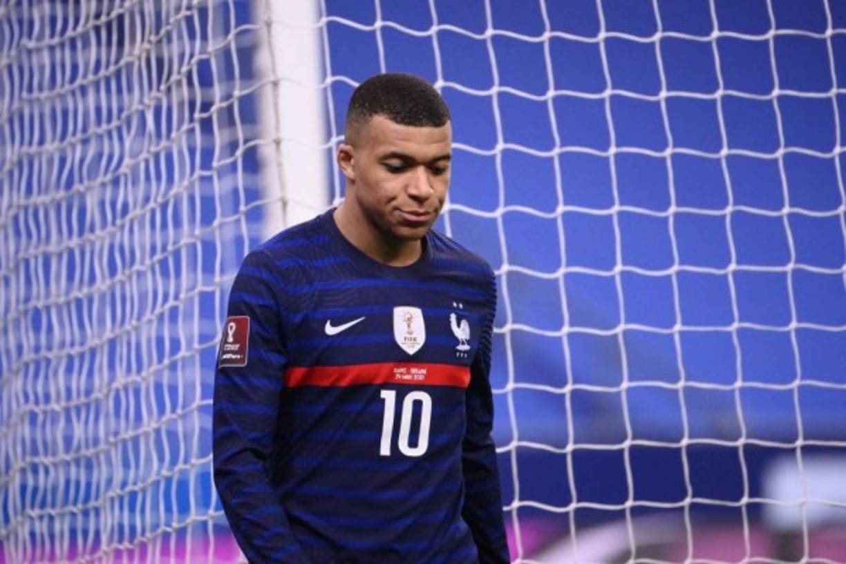 Francia empezó con mal pie la fase de calificación para el Mundial de Catar al empatar en casa a un gol con Ucrania, en un encuentro en el que su abrumadora superioridad de la posesión no logró derribar la ordenada defensa visitante. Foto AFP.