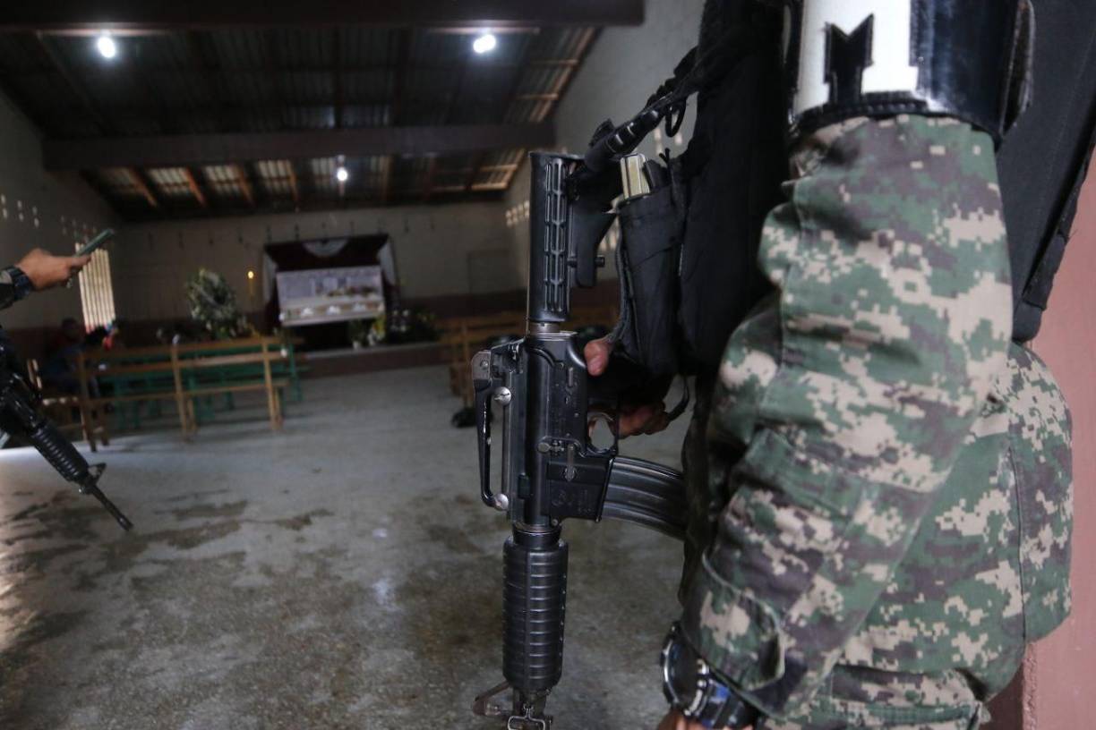 Pero, anoche, miércoles 20 de noviembre, hubo otro tiroteo que se originó en el velorio de Laínez.