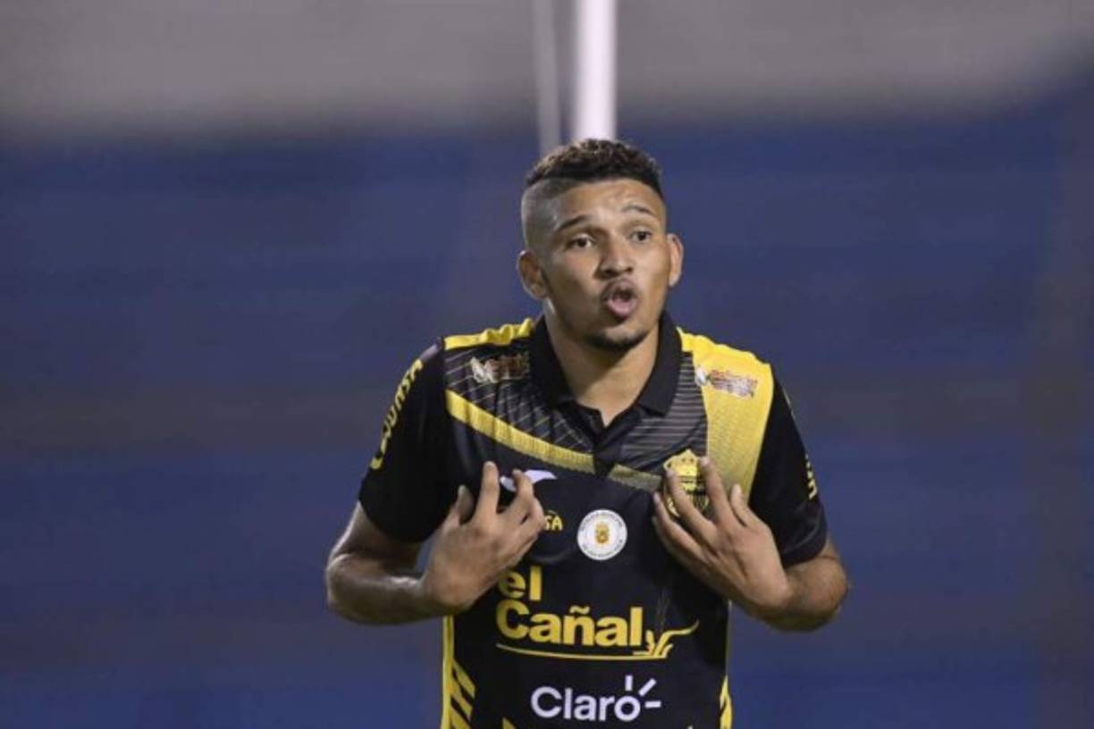 Getsel Montes: Defensa del Real España.