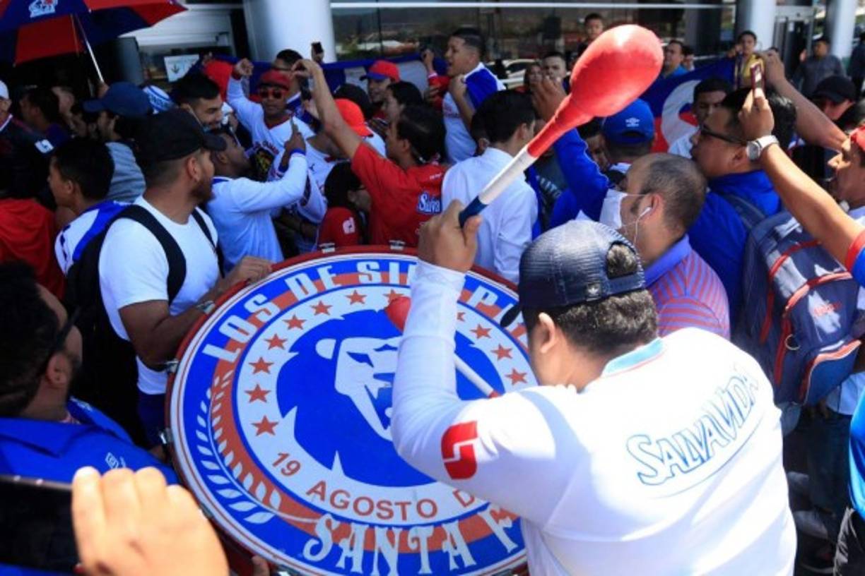 Los aficionados olimpistas se motraron felices por la victoria ante Impact Montreal.