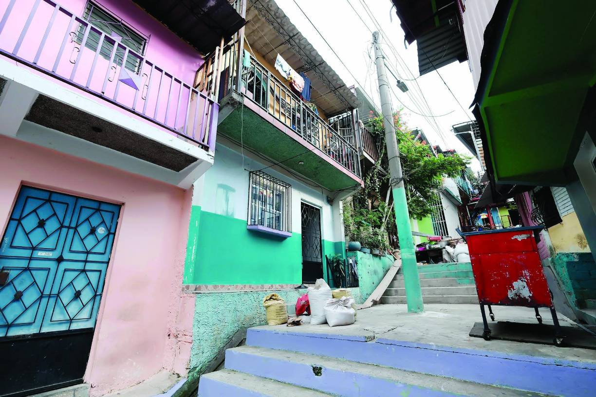 Tras cerco, pandilleros salvadoreños huyeron de sus casas