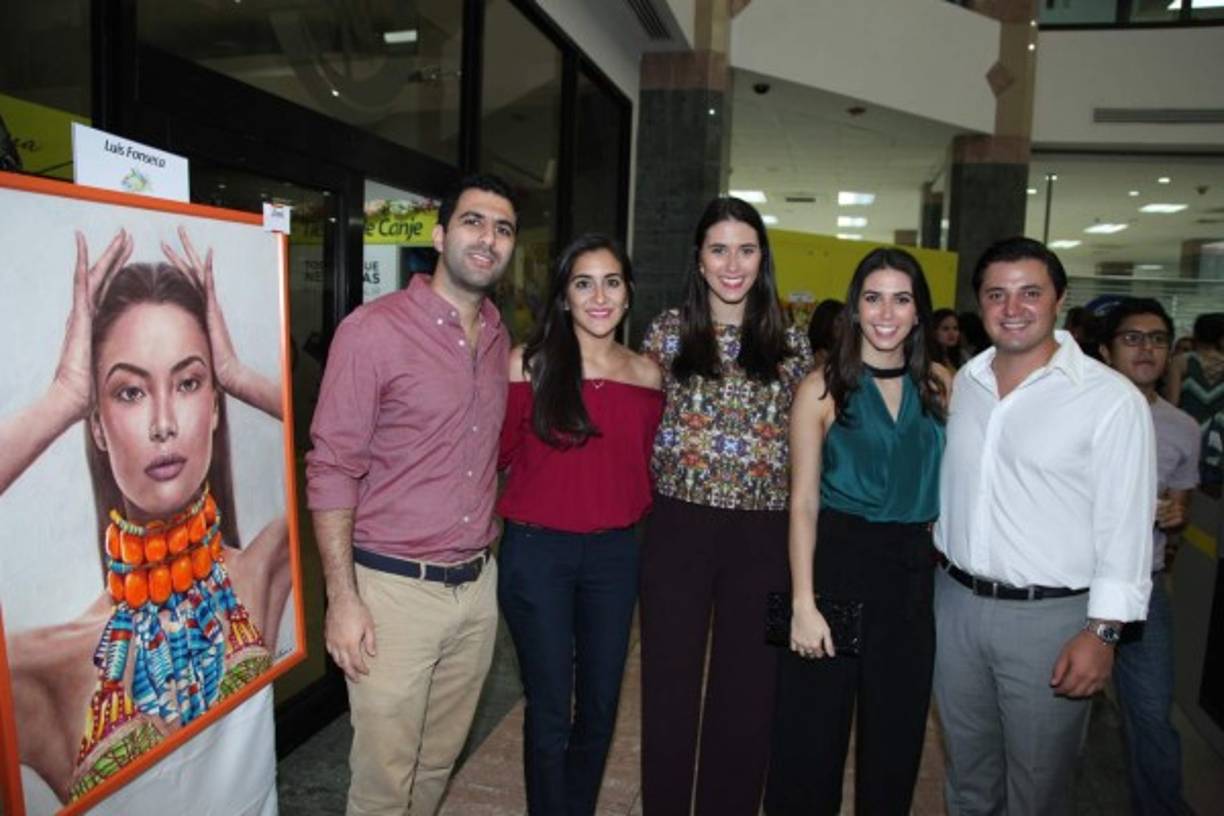 Jonathan, Ángela, Melanie y Angie Andonie y Constantino Pineda.