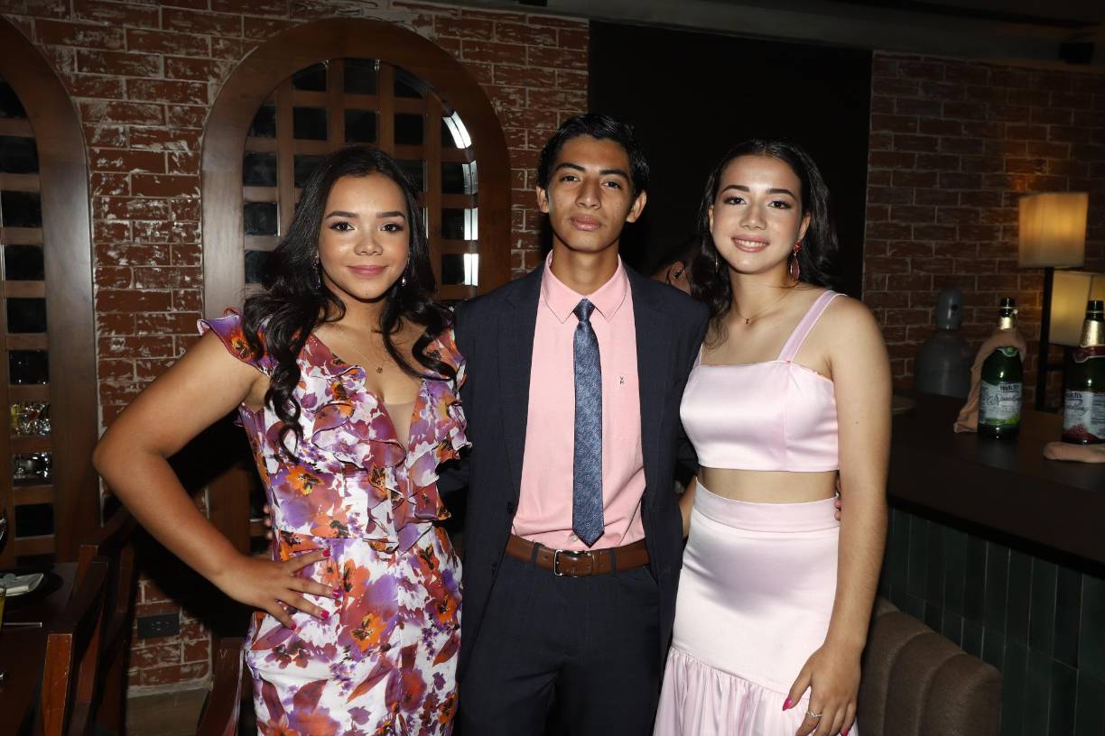 Cecilia Romero, Fernando Rodríguez e Isabella Romero