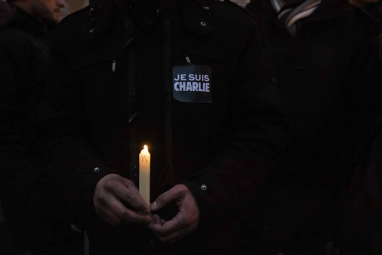 Un vecino, Bruno Leveillé, contó a la AFP que oyó 'unos 30 disparos durante unos diez minutos'.