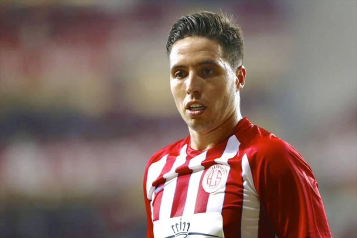 Samir Nasri descarta volver al Olympique de Marsella mientras siga siendo jugador. El mediapunta francés tiene claro que no jugurá en el equipo que le dio a conocer. Eso sí no descarta regresar en un futuro como entrenador o director deportivo. Actualmente juega en la liga turca con el Antalyaspor.