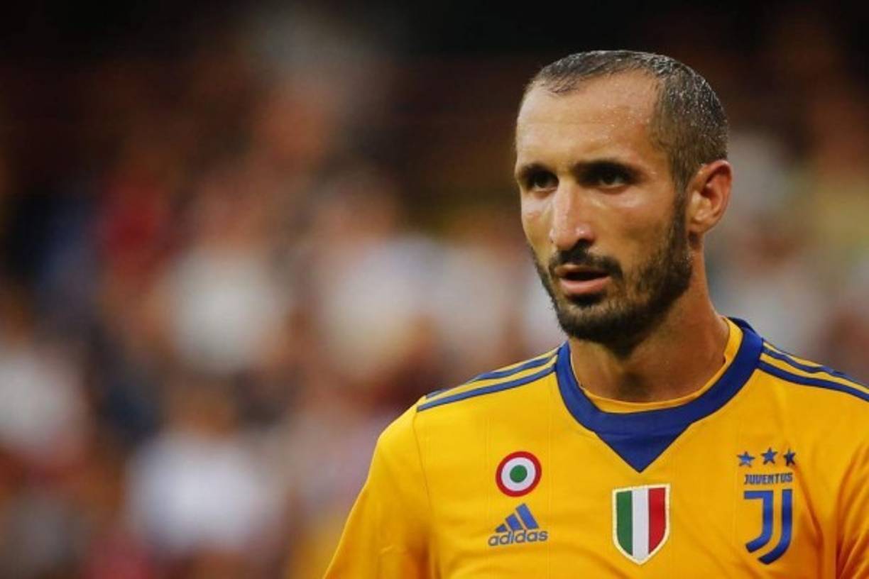 El defensa Giorgio Chiellini gana 3.5 millones de euros.