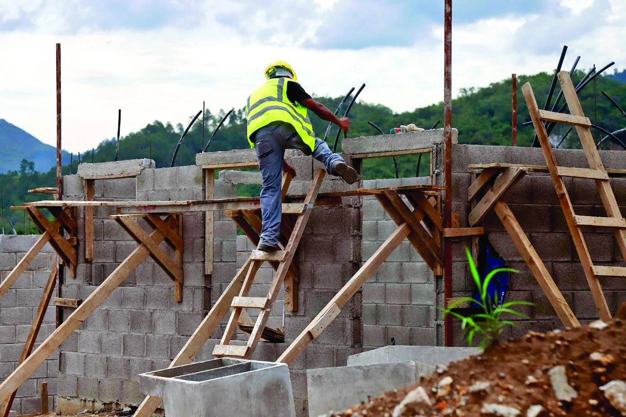 En Macuelizo, Santa Bárbara, el proyecto está avanzado y beneficiará a más de 300 familias. 