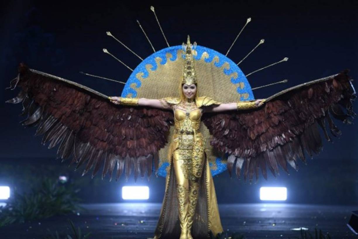 Sabina Azimbayeva, Miss Kazakhstan 2018 walks on stage during the 2018 Miss Universe national costume presentation in Chonburi province on December 10, 2018. (Photo by Lillian SUWANRUMPHA / AFP)