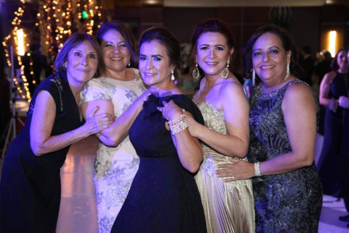 Mitty Sabillón, Blanca Pinto, Liliam Murillo, Lizeth Rodríguez y Patty Colindres.