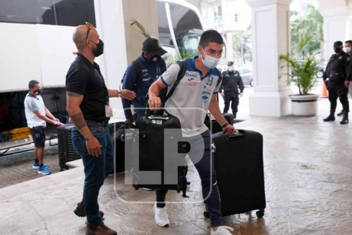 Jonathan Rubio se mostró animado al arribo de la escuadra catracha.