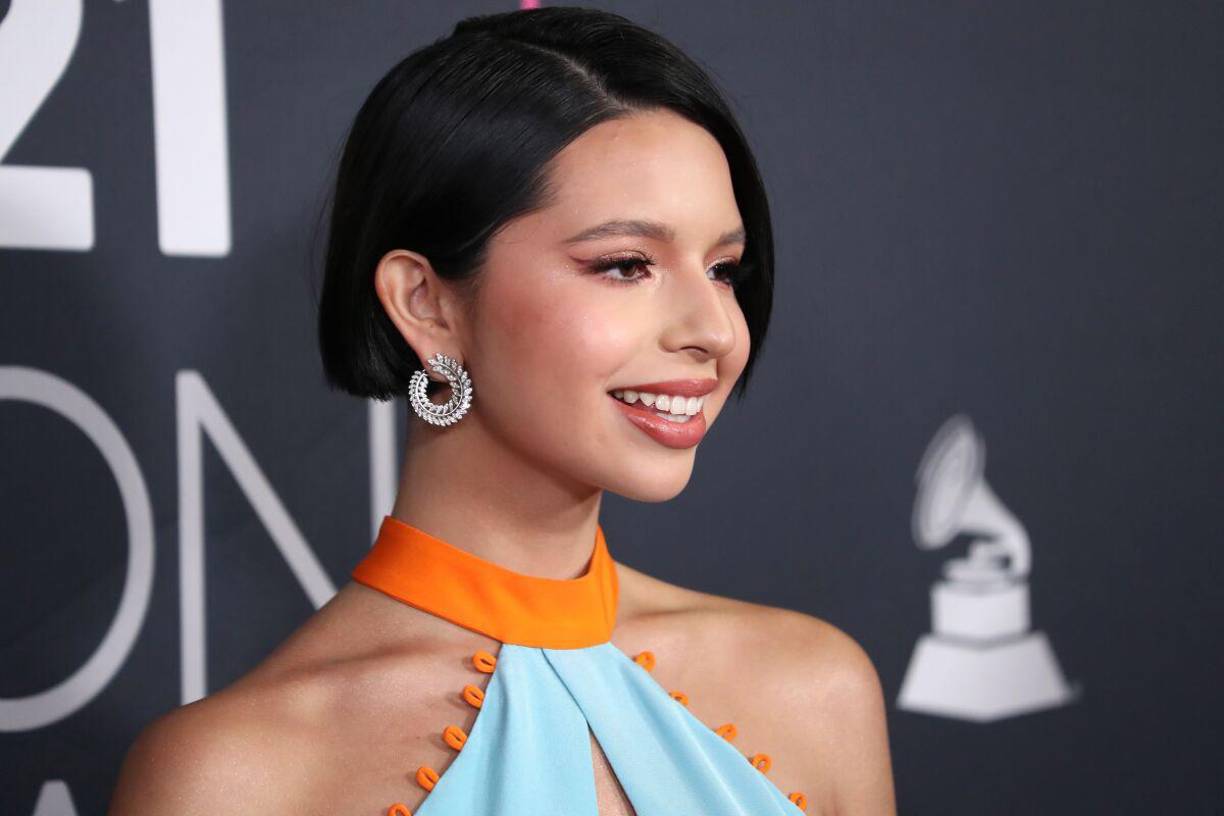 Al final de la transmisión, Pepe Aguilar bromeó con su audiencia al decir que tiene un poco de “sangre francesa”. “Yo tengo 2 por ciento francés, de aquí un batallón francés que se perdió”, concluyó el cantante.