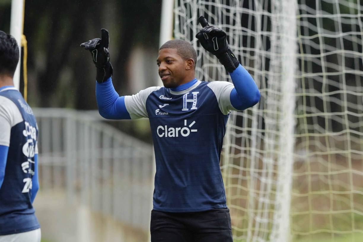 Prensa uruguaya informa que el Peñarol de Uruguay estaría interesado en fichar al portero hondureño Luis Aurelio Buba López.