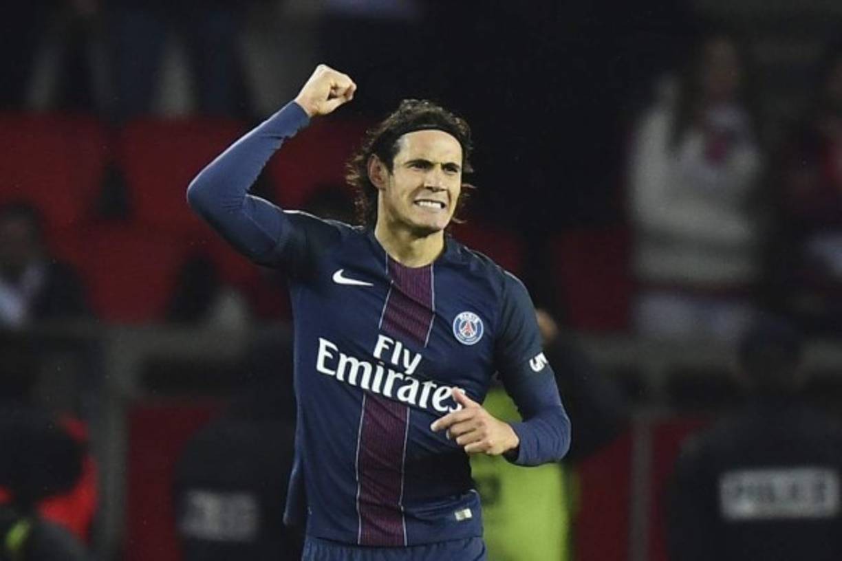 28. Edinson Cavani<br/><br/>El uruguayo del París Saint-Germain Edinson Cavani, un goleador nato, conforman junto a Neymar y Mbappé unos de los ataques más temibles en Europa.