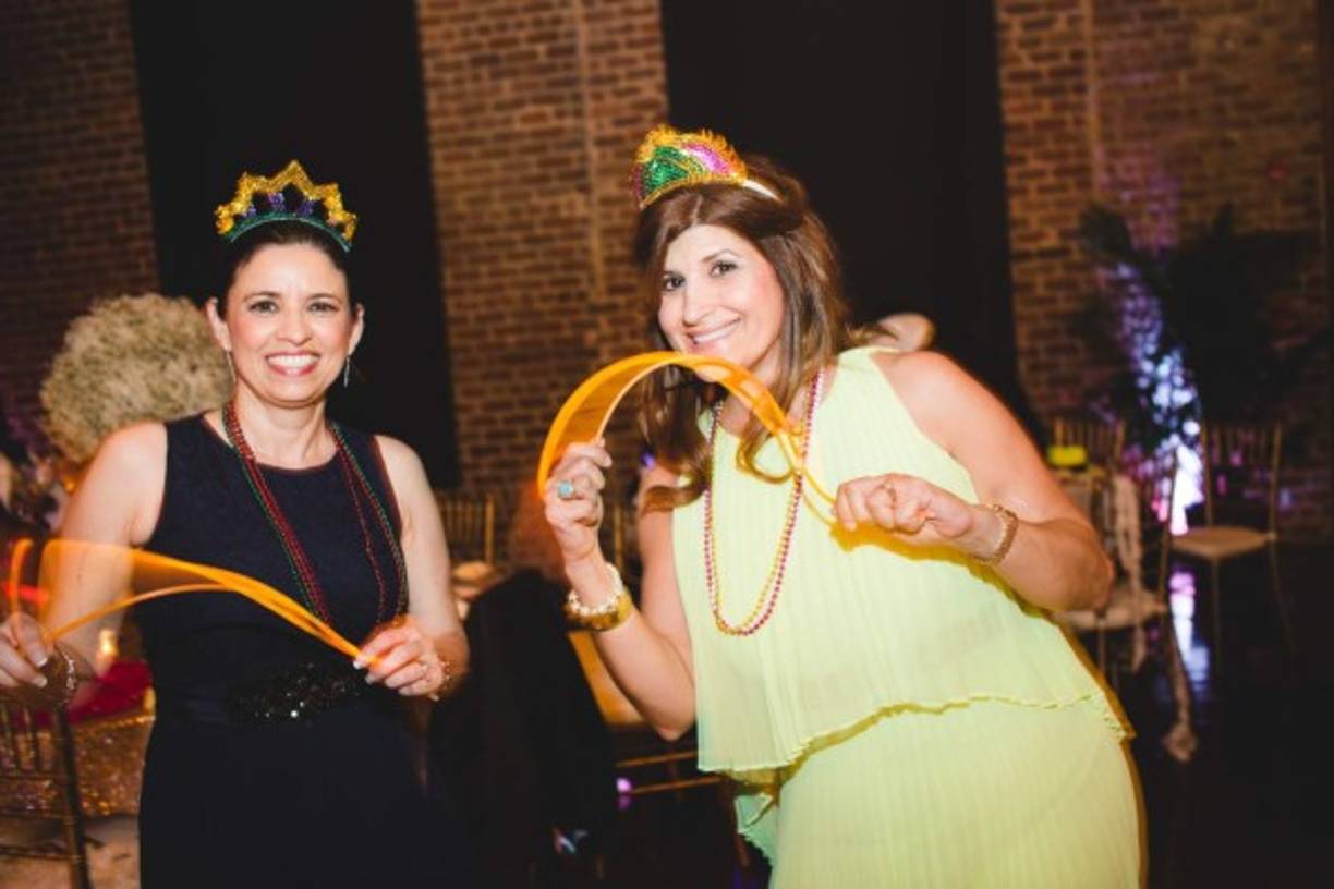 Lucy Torres de Hohler y Carlina Gutiérrez Doubleday.