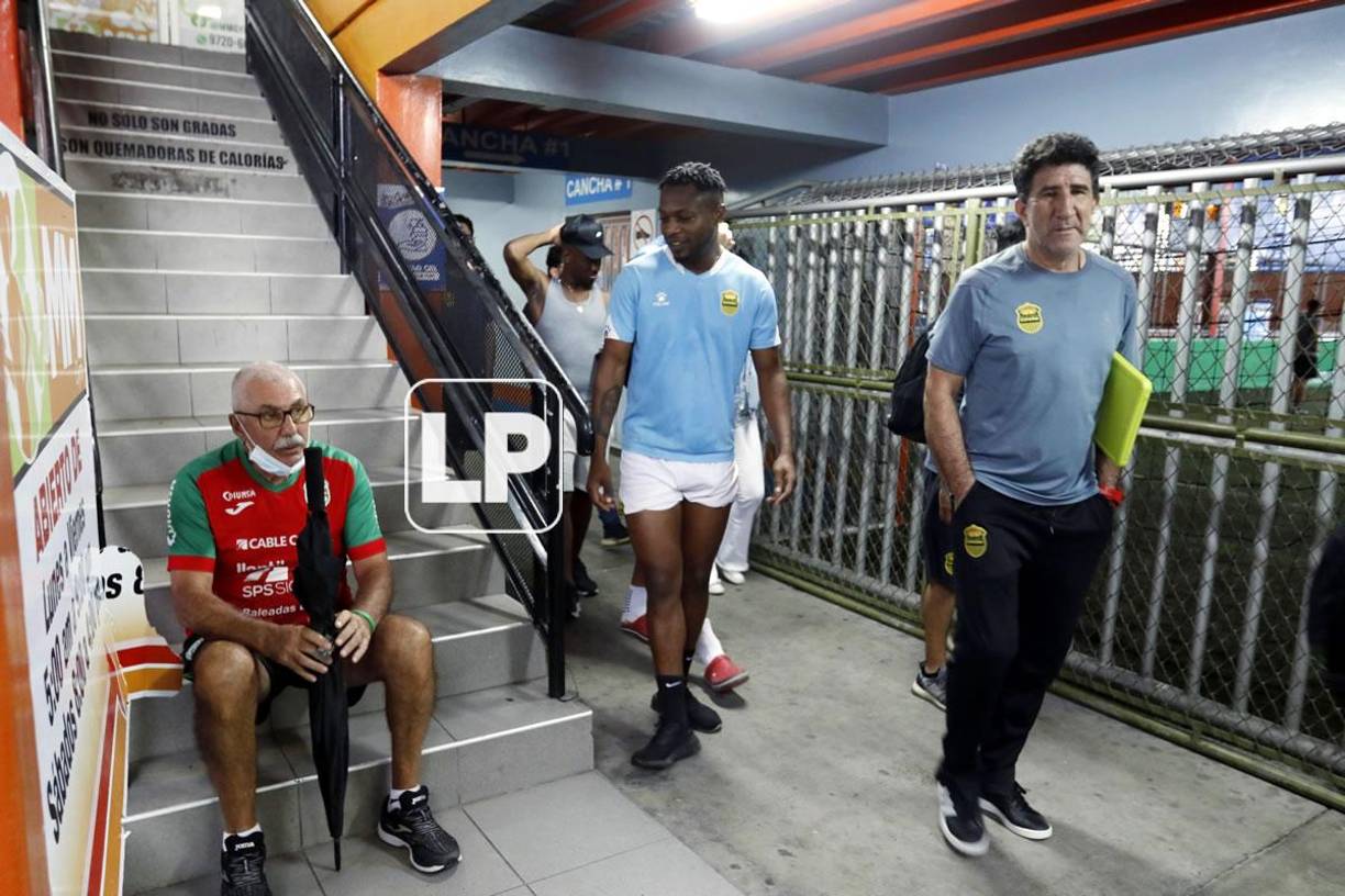 Manuel Keosseián y Héctor Vargas no se saludaron a horas del derbi sampedrano.