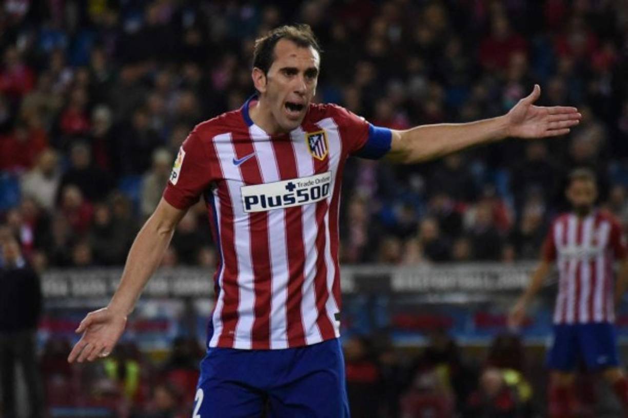 El diario inglés The Sun desvela el interés del Manchester United en fichar a Diego Godín. José Mourinho plantea la posibilidad de atraer al jugador para reforzar su plantilla lo antes posible, ya que el equipo no está obteniendo los resultados esperados tanto en la Premier como en la Europa League. El conjunto de Old Trafford estaría dispuesto a gastarse 30 millones de libras para hacerse con los servicios del uruguayo.