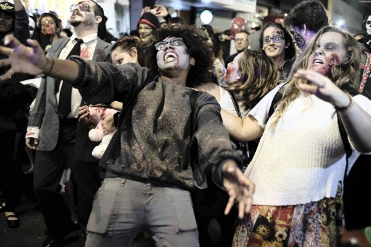 Costa Rica: invasión de ‘zombis’<br/><br/><br/>Los costarricenses también celebraron el Día de las Brujas con una “caminata zombi” en San José.