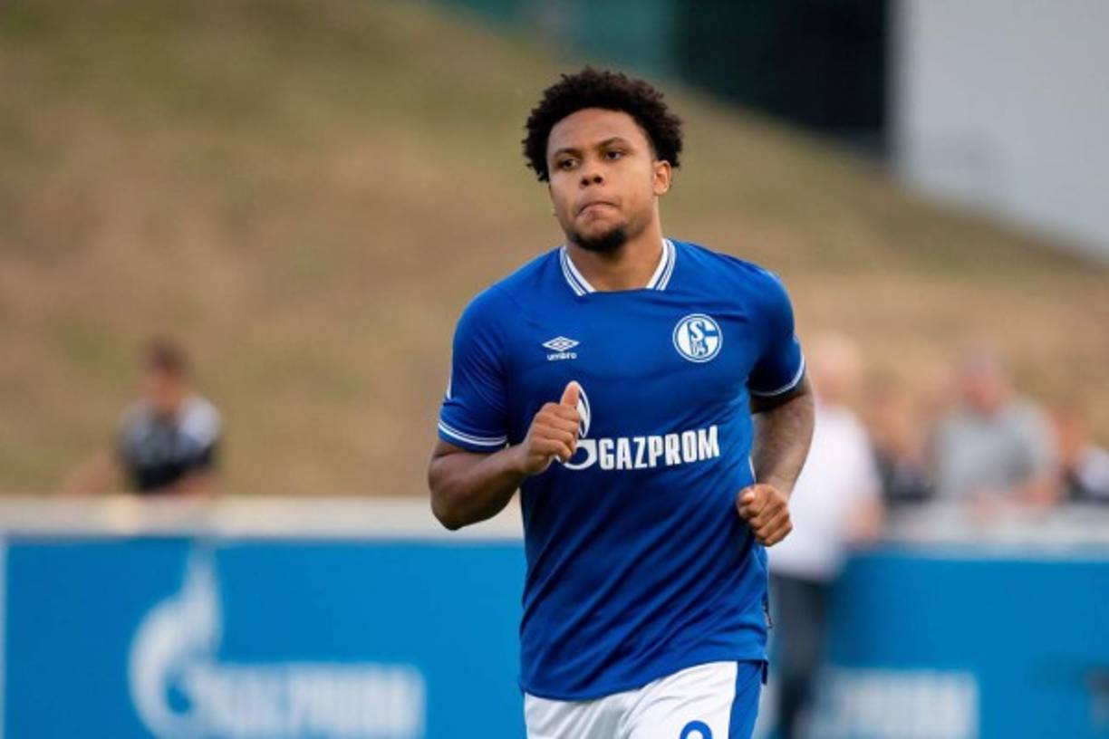 Sky Italia informa que el estadounidense Weston Mckennie, jugador del Schalke 04, pasará reconocimiento médico con la Juventus este viernes. El joven jugador se incorporaría al equipo en calidad de cedido a cambio de 3,5 millones de euros, con una opción de compra fijada en 18 millones de euros.