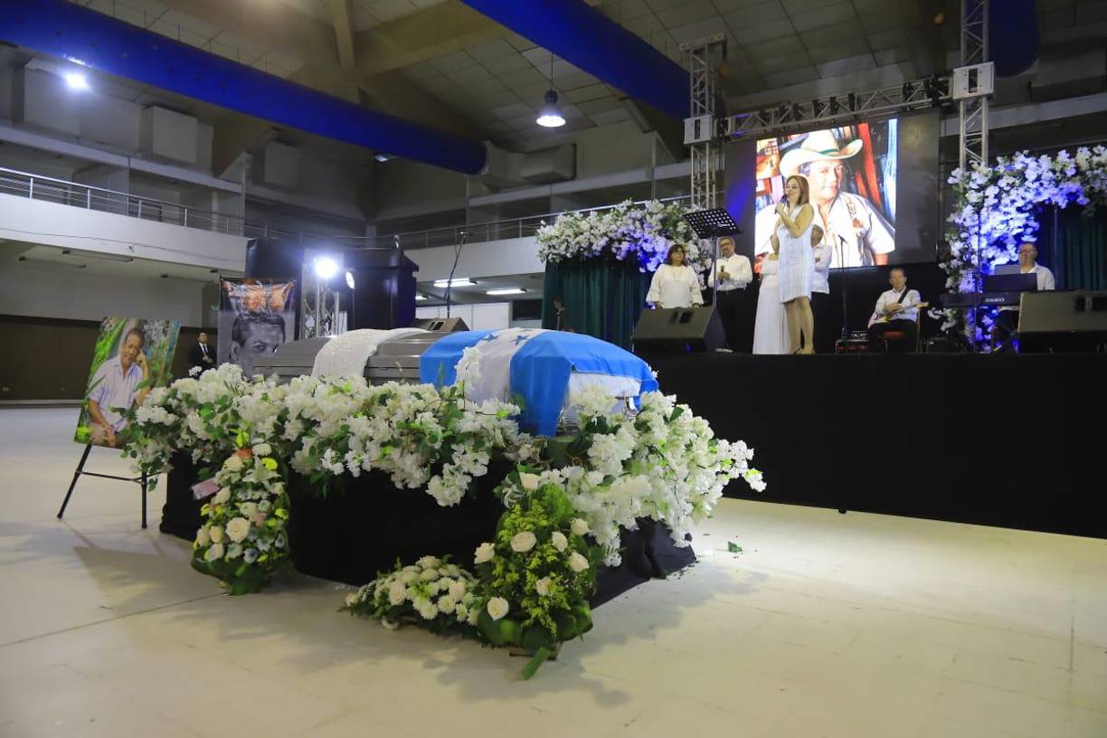 El homenaje a Moisés Canelo se realizó en las instalaciones de Expocentro. 