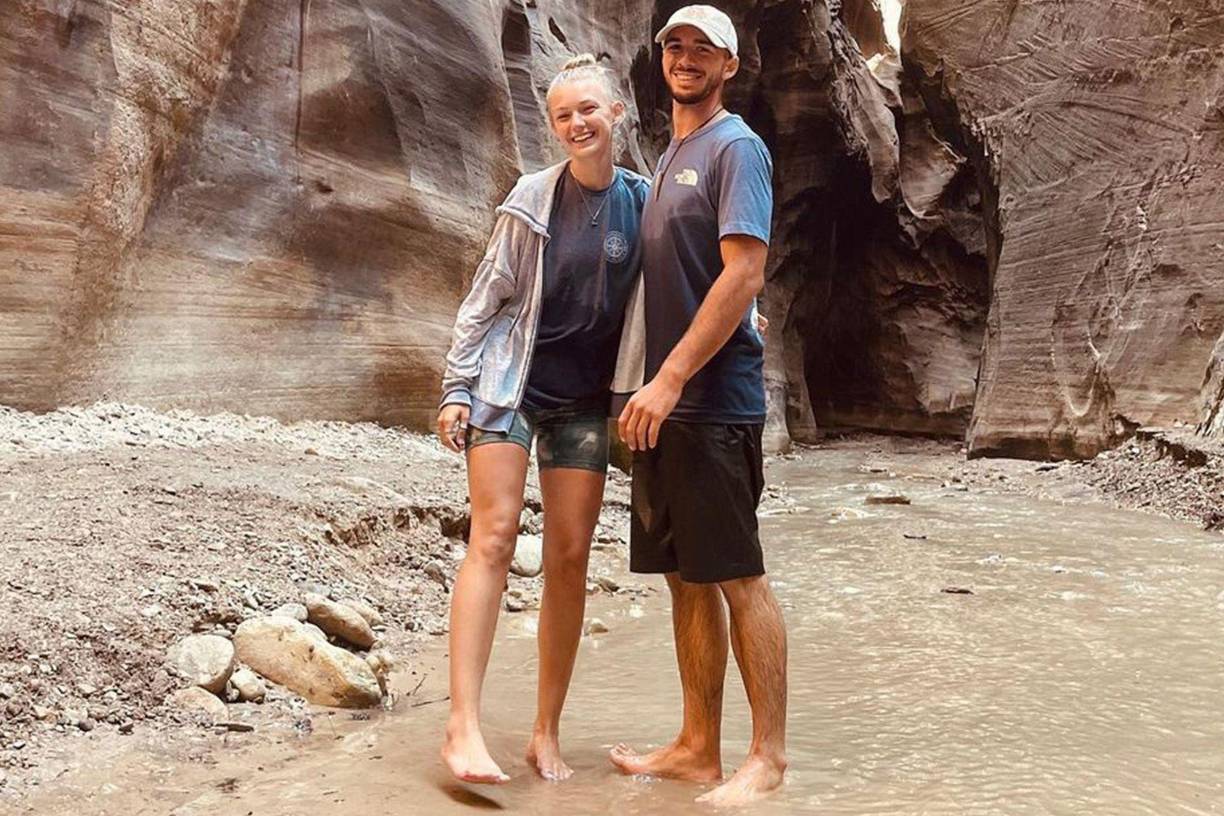 Hace más de dos semanas, Laundrie regresó sólo a su casa de North Port, Florida, con la camioneta de su novia y se negó a cooperar con la policía sobre la desaparición de Petito.