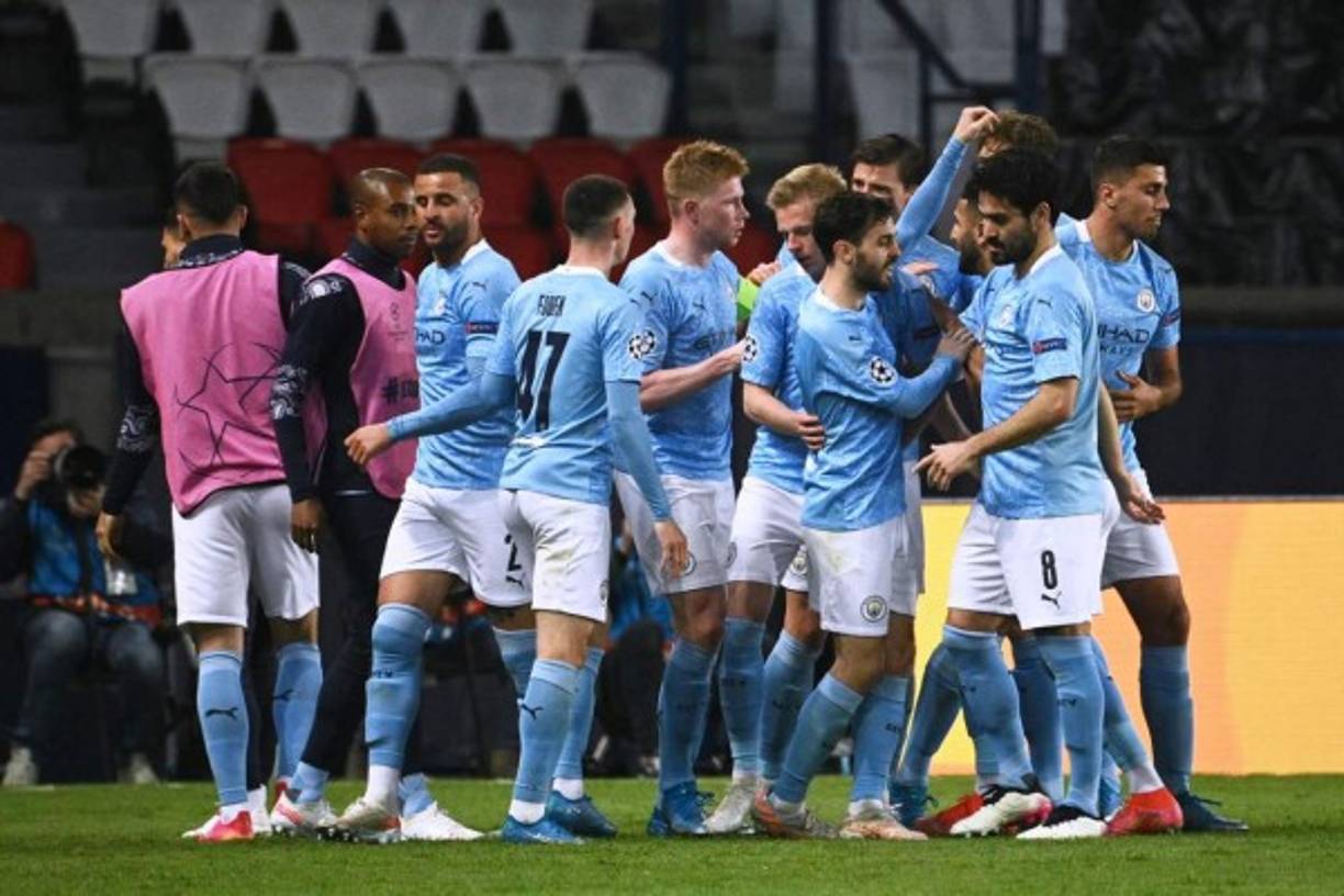 La celebración de los jugadores del Manchester City tras el gol de Kevin de Bruyne.