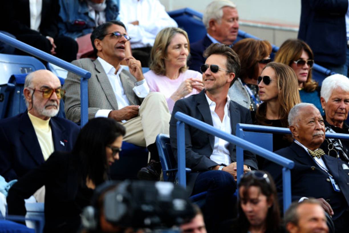 Edward Norton estuvo entre el público aficionado al tenis.