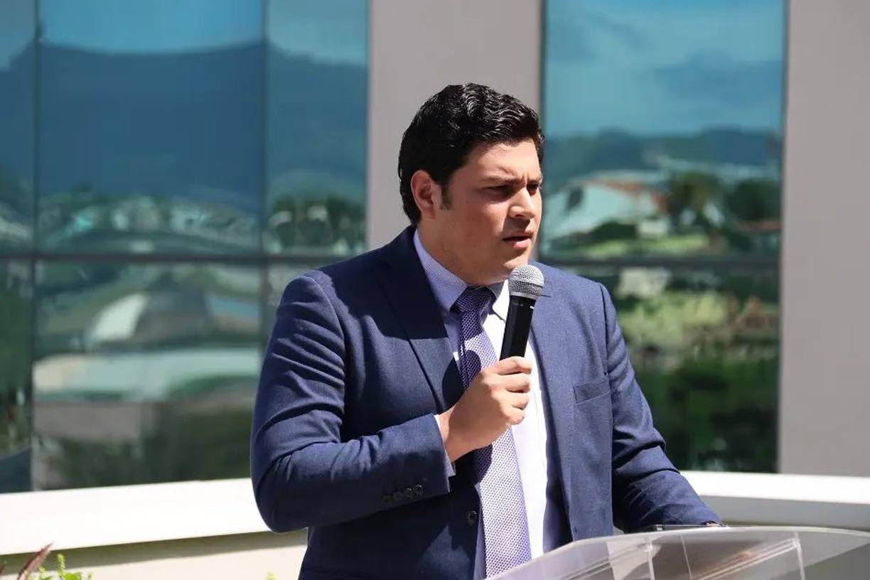 Era notorio su sobrepeso en sus apariciones públicas. 