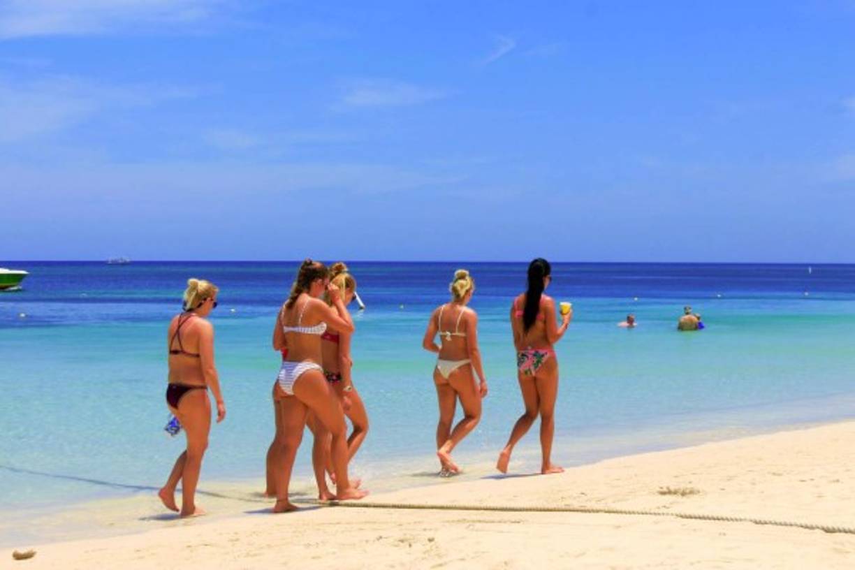 1. Playa West Bay - Roatán<br/><br/>Es la playa más conocida de Honduras, diversos portales digitales la destacan periódicamente por su belleza.