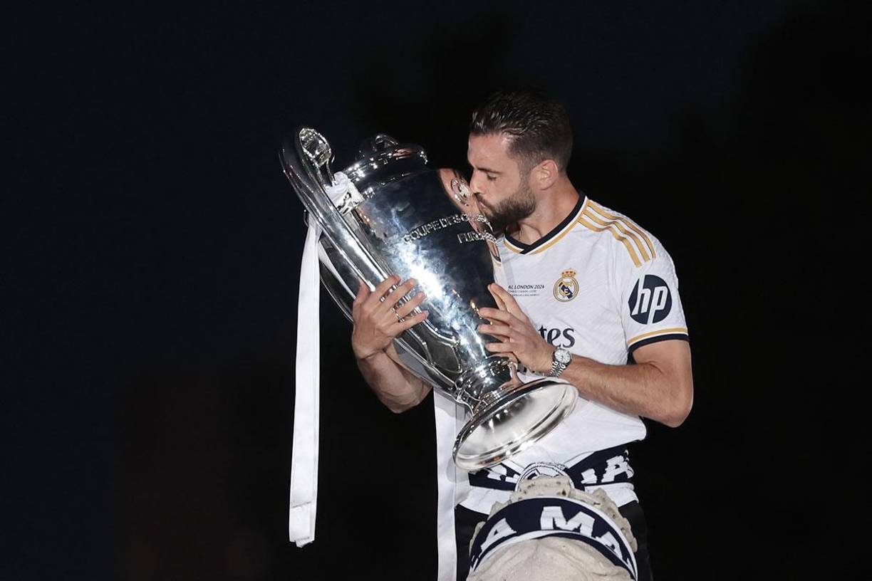 Nacho recibió la llamada del delantero en los últimos días y aunque durante semanas tuvo en la cabeza lo de emprender viaje a Estados Unidos, al final ha desistido de la aventura en la MLS. 