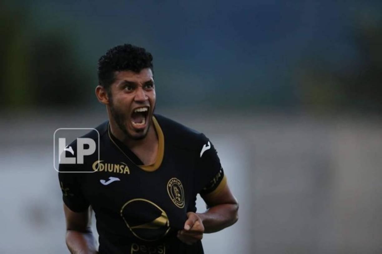 Marcelo Pereira gritando su gol que le dio el triunfo al Motagua contra el Vida y de paso el liderato del Torneo Apertura 2021.