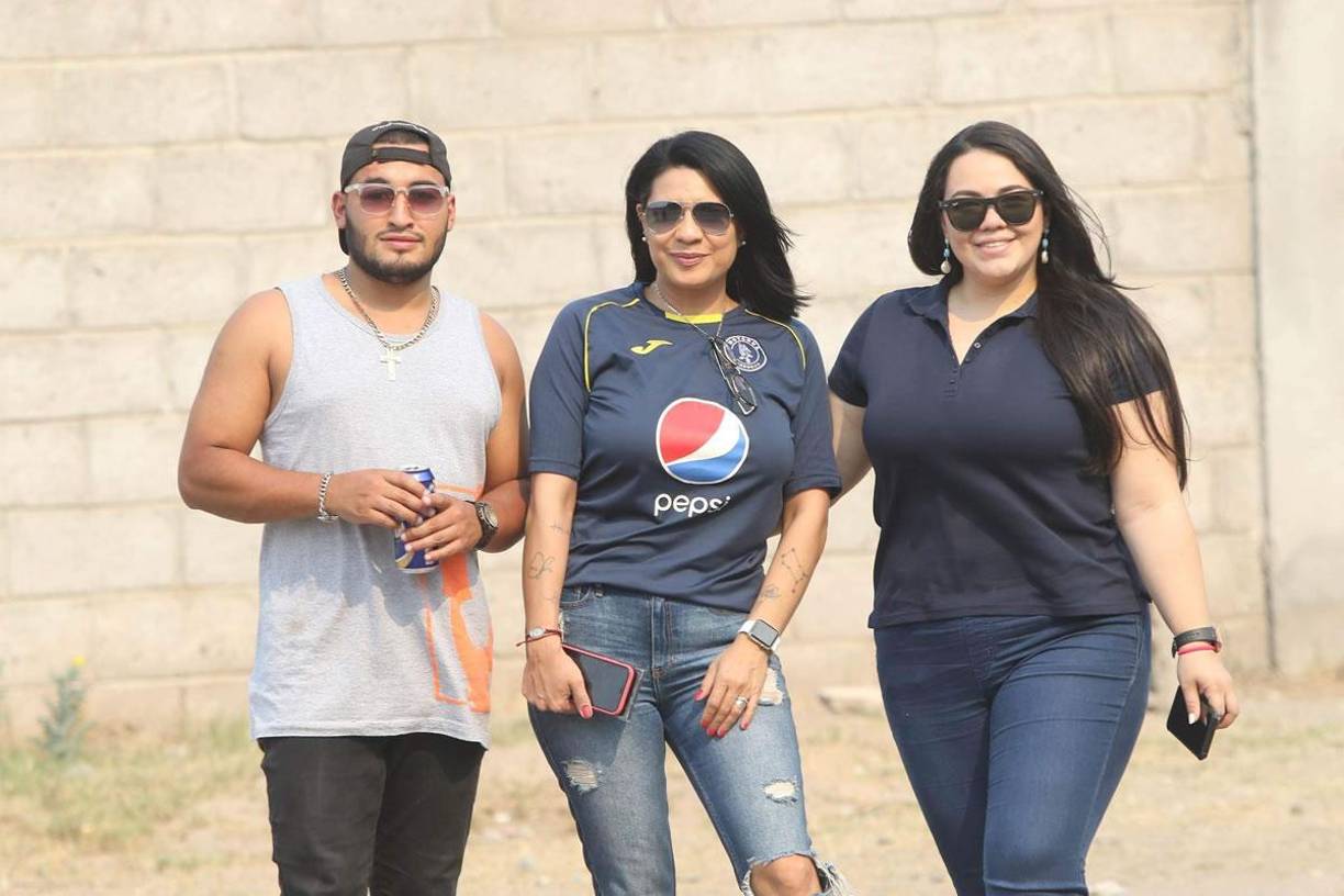 Ambiente y lindas chicas: así se vivió la jornada 17 del Clausura