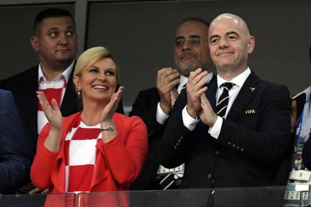 Está casada desde 1996 y tiene dos hijos. Además de su brillante carrera política, a sus 50 años, la presidenta Kolinda Grabar-Kitarović se sigue destacando por su belleza eslava.