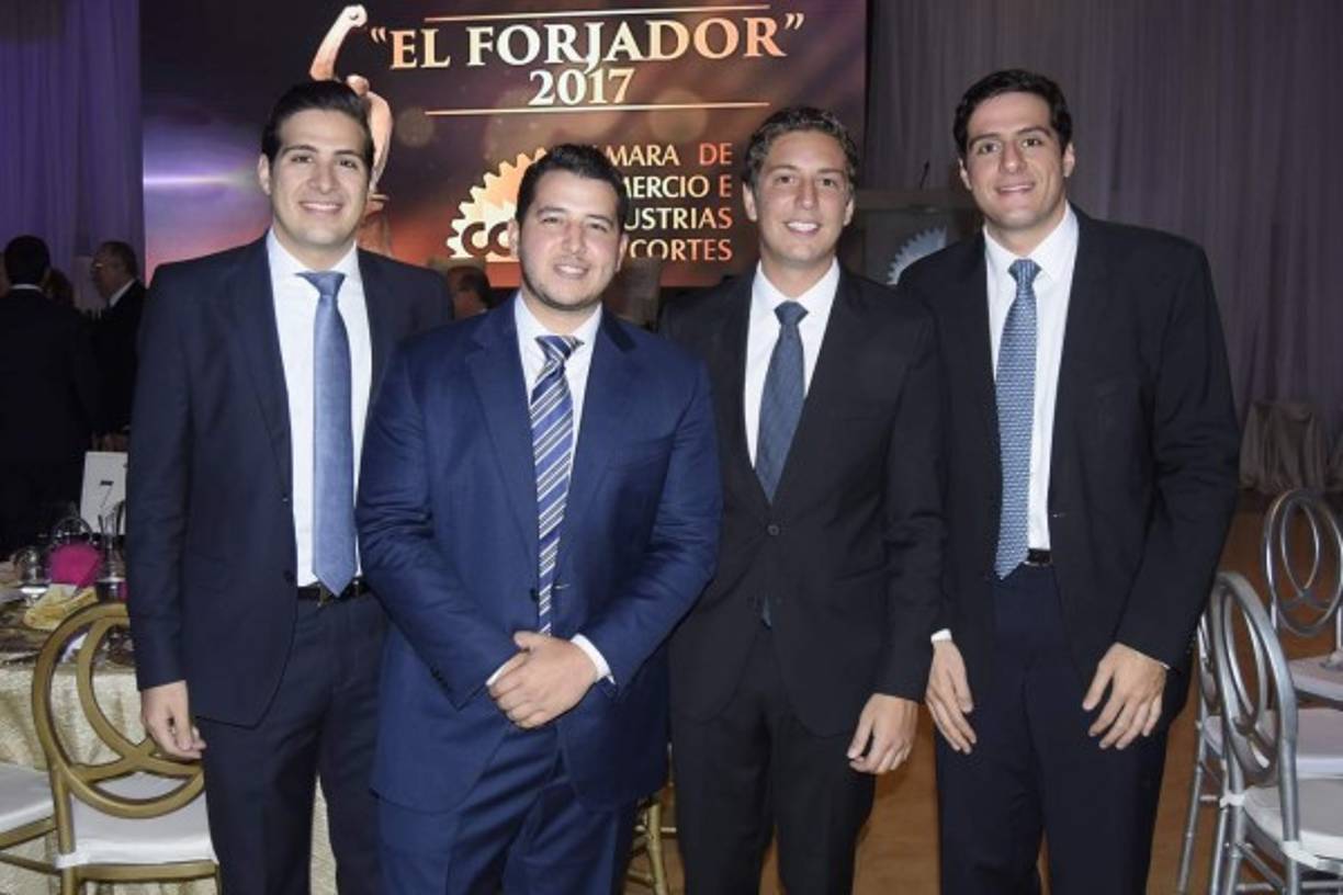 Roberto Larach, Rommel y Emil Hawit y Luis Larach.