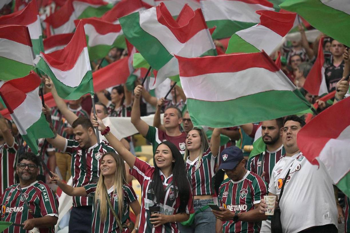 La fanaticada del Fluminense se ha hecho sentir en el estadio Maracaná durante la final de la Copa Libertadores contra Boca Juniors.