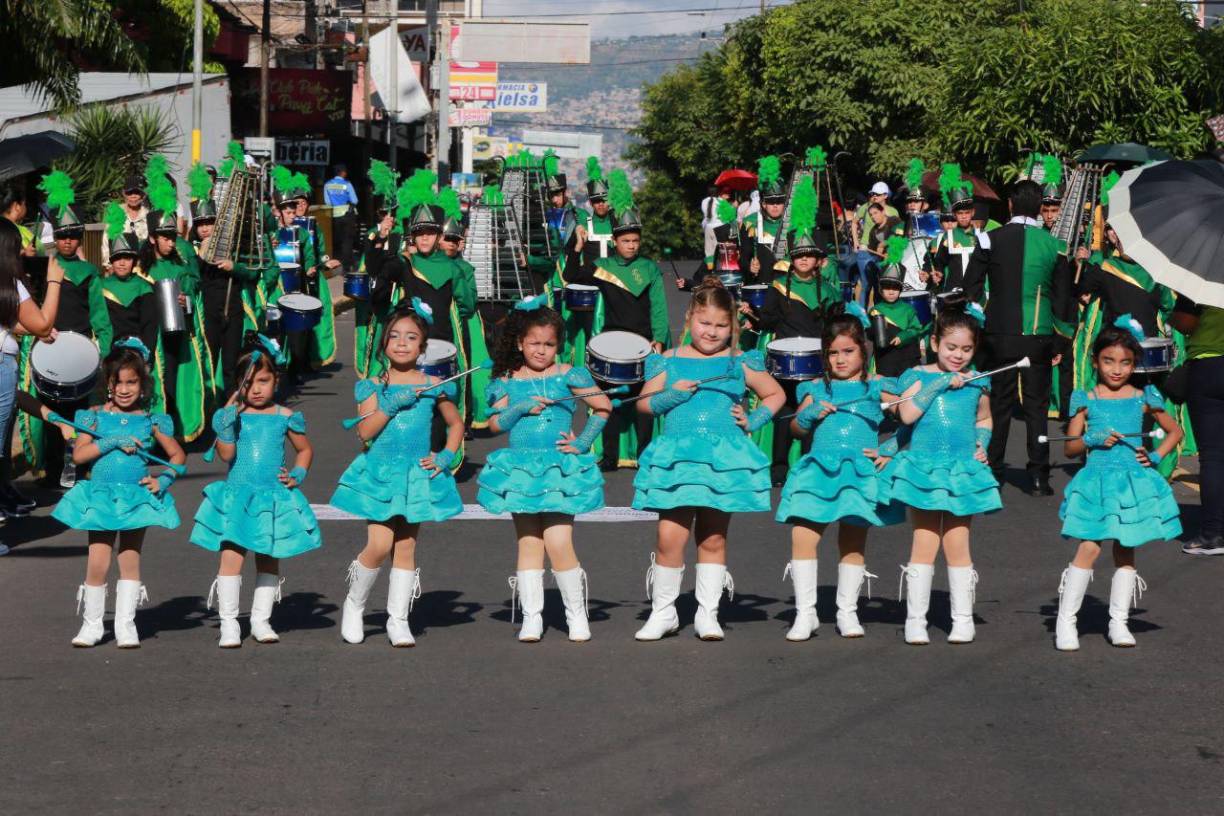 Niños de prebásica se lucen en desfiles de independencia patria